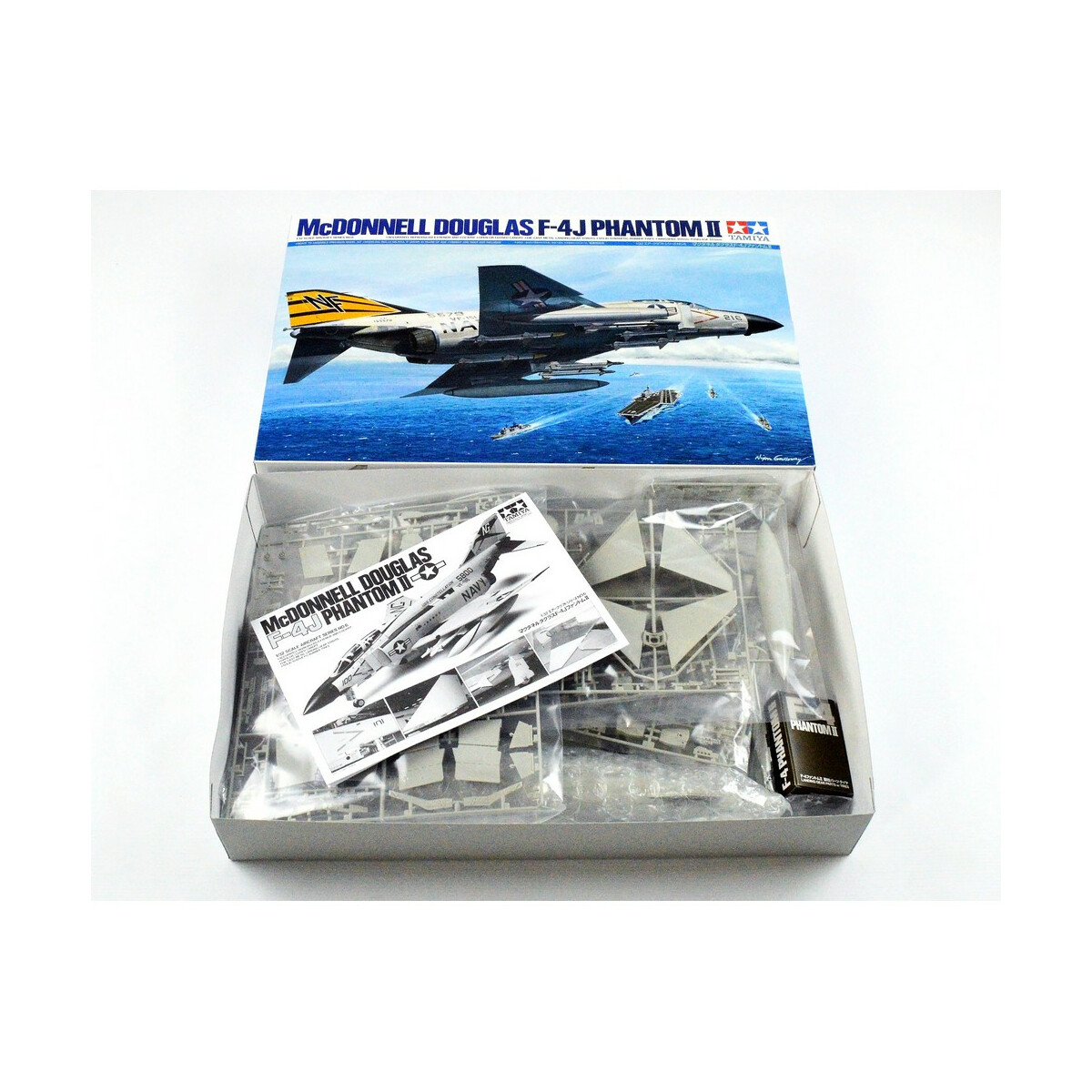 Tamiya 1:32 F-4J PHANTOM II MARINES 300060308