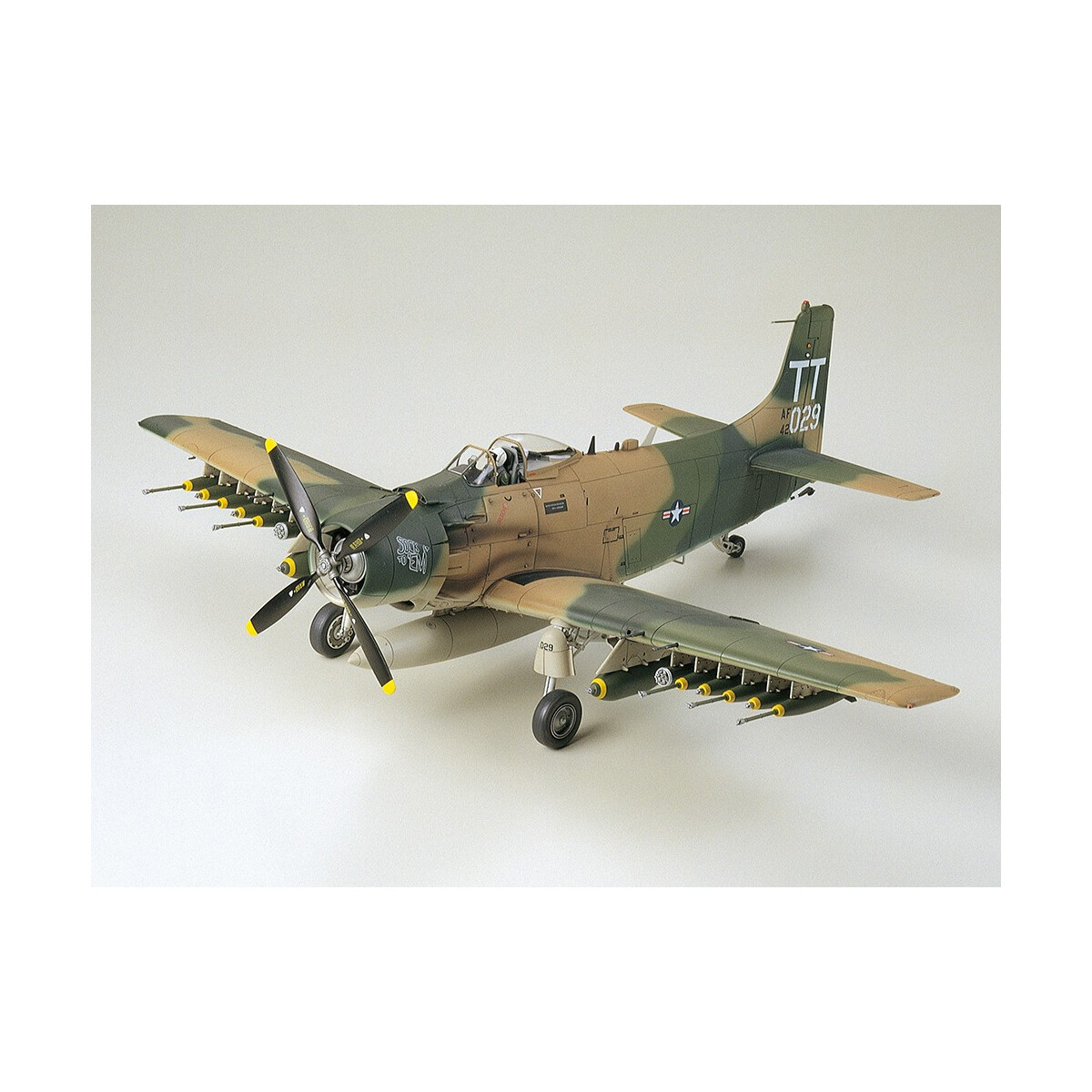 Tamiya 1:48 Douglas A-1J Skyrider US 300061073