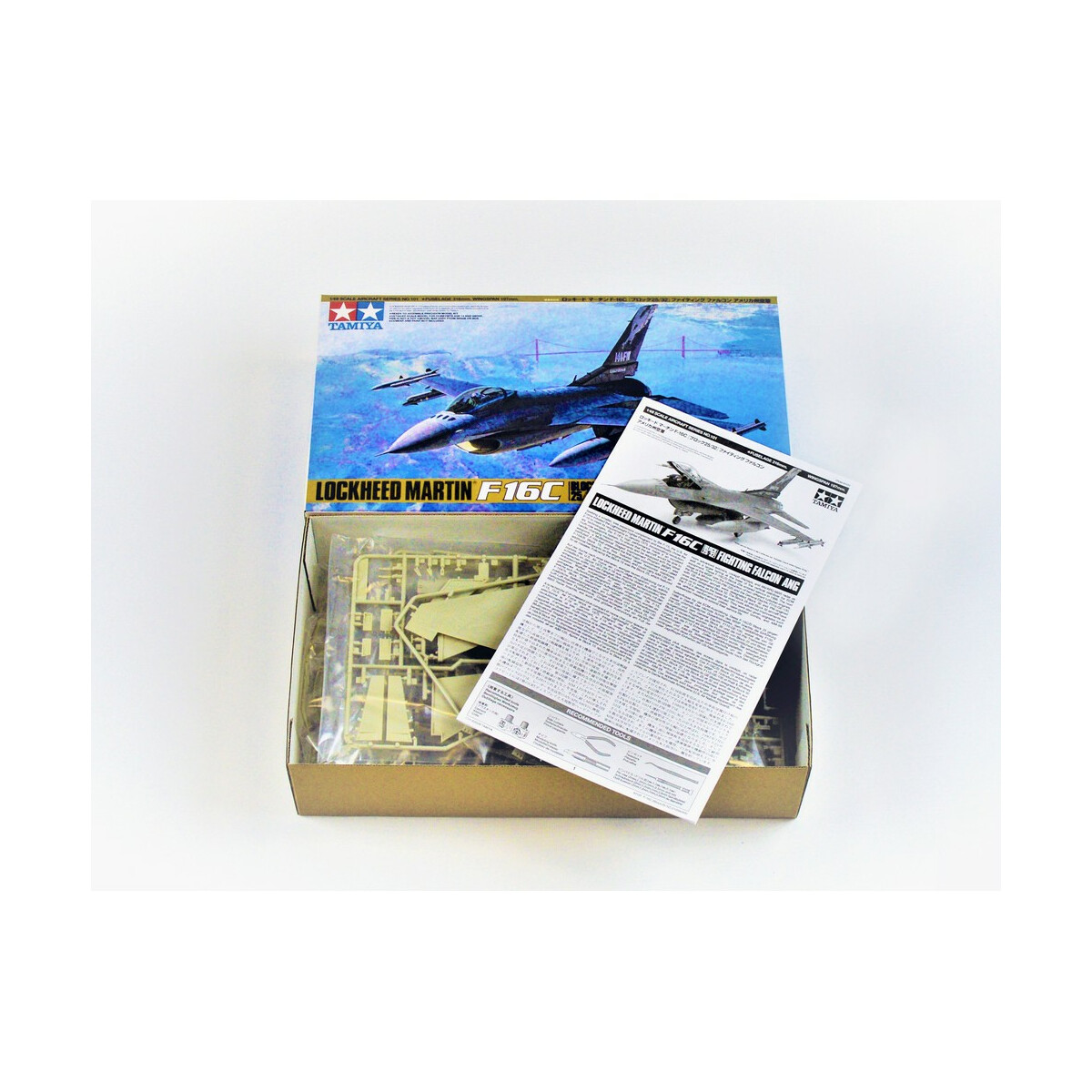 Tamiya 1:48 Lockheed Martin F-16C Bl 300061101